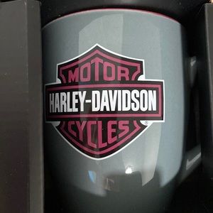 Harley Davidson mug.